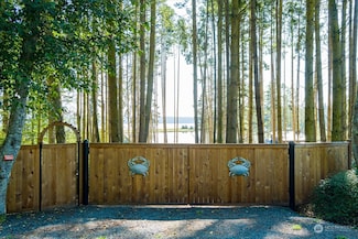 487 Race Rd, Coupeville, WA 98239