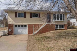 708 708 N Swift St, St. Peter, MN 56082