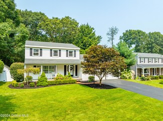 19 Bethwood Dr, Albany, NY 12211