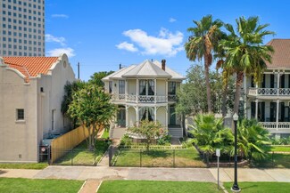 1818 Post Office St, Galveston, TX 77550