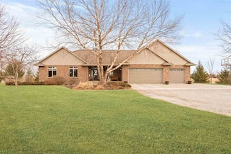 2610 Spruce Ave, Ainsworth, IA 52201
