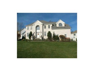 34 Millers Brook Dr, Cumberland, RI 02864
