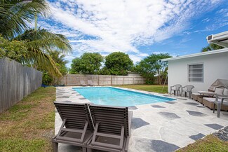 1415 W Branch St, Lantana, FL 33462