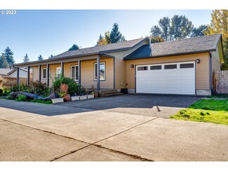 2370 E Irwin Way, Eugene, OR 97402