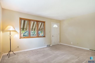 1900 S 7th Ave, Sioux Falls, SD 57105