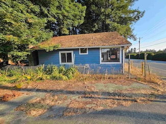6661 Lake Earl Dr, Crescent City, CA 95531