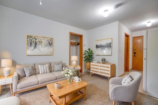 99 E 54th St Unit 17, Minneapolis, MN 55419