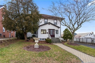 145 Buckingham Rd, Yonkers, NY 10701