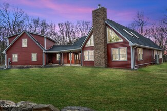 801 Remuda Ct, Hawley, PA 18428