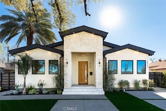 18330 Jovan St, Tarzana, CA 91335