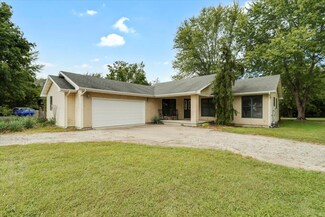 26592 Shake Rag Rd, Danville, IL 61834