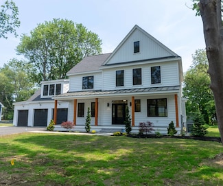 6 Mcdermott Rd, Hampton, NH 03833