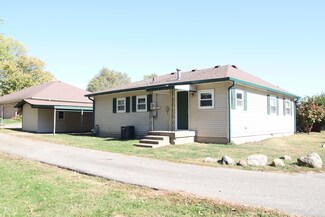 24 S Allen St, New Palestine, IN 46163