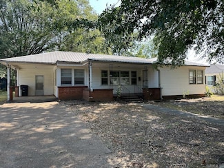 104 N Olive St, Searcy, AR 72143
