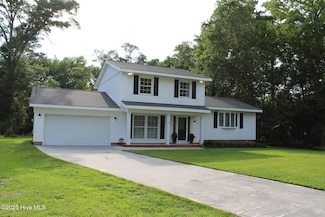 4127 Plantation Rd, Morehead City, NC 28557