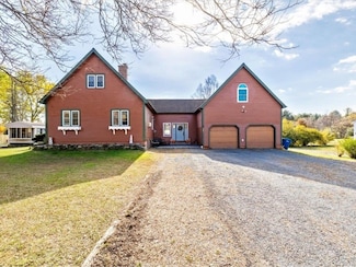 203 Bradley Hill Rd, Milton, VT 05468