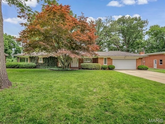 68 Carnation Dr, Belleville, IL 62221