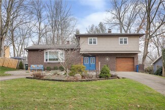 3747 Chesterfield Dr, Akron, OH 44319