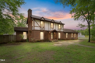 200 Cedarwood Dr, Erwin, NC 28339