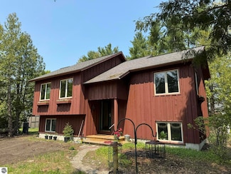 408 4th St, Leland, MI 49654