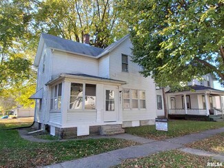 1851 W 8th St, Davenport, IA 52802