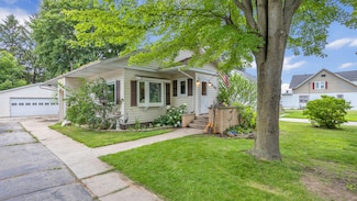 1336 W Washington Ave, Cleveland, WI 53015