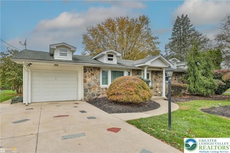 900 Mine Lane Rd, Easton, PA 18045