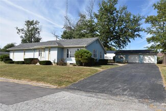 906 Spur Dr, Palmyra, MO 63461