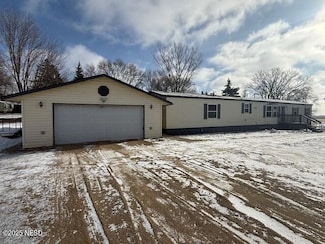 409 Elm St, Henry, SD 57243