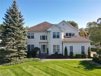 945 Elmwood Dr, MacEdonia, OH 44056