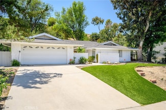 4035 Ellenita Ave, Tarzana, CA 91356