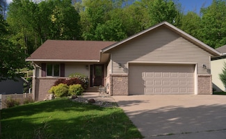 668 Hallstrom Dr, Red Wing, MN 55066