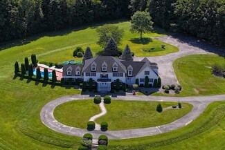 172 Annabessacook Rd, Winthrop, ME 04364