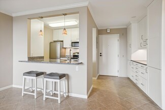 1181 Edgcumbe Rd Unit 410, Saint Paul, MN 55105