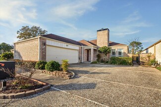 7526 Hopewell Ln, Houston, TX 77071
