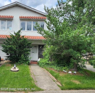 31 Fieldstone Rd, Staten Island, NY 10314