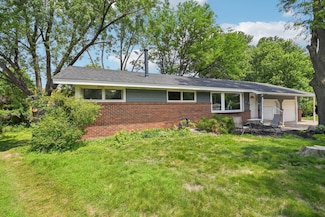 991 Patton Rd, New Brighton, MN 55112