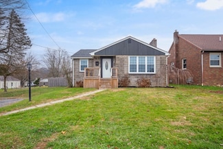 108 Golf Ave, Ellwood City, PA 16117