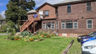 16 Grove St, Greenfield, MA 01301