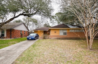 6622 Roos Rd, Houston, TX 77074