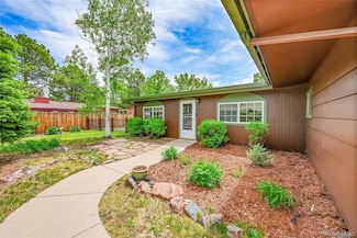 5722 W Chestnut Ave, Littleton, CO 80128
