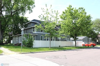 901 10th St S, Fargo, ND 58103