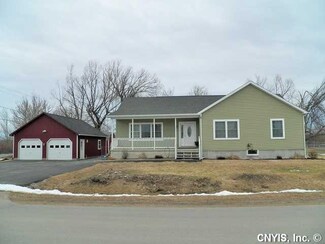 36881 Sprucedale Dr, La Fargeville, NY 13656