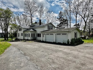 4879 California Rd, Orchard Park, NY 14127