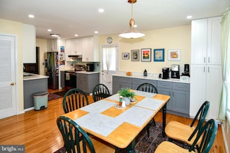 3602 Sandy Ct, Kensington, MD 20895