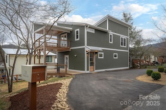 200 Stafford St, Black Mountain, NC 28711