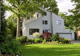 13 Old Club House Rd, Old Greenwich, CT 06870