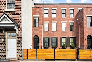 703 S 7th St, Philadelphia, PA 19147