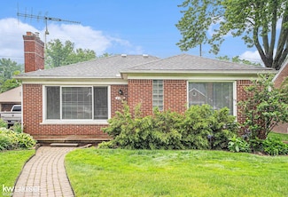 2107 Allard Ave, Grosse Pointe Woods, MI 48236