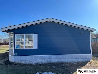 1031 Gordon Dr, Lincoln, NE 68522